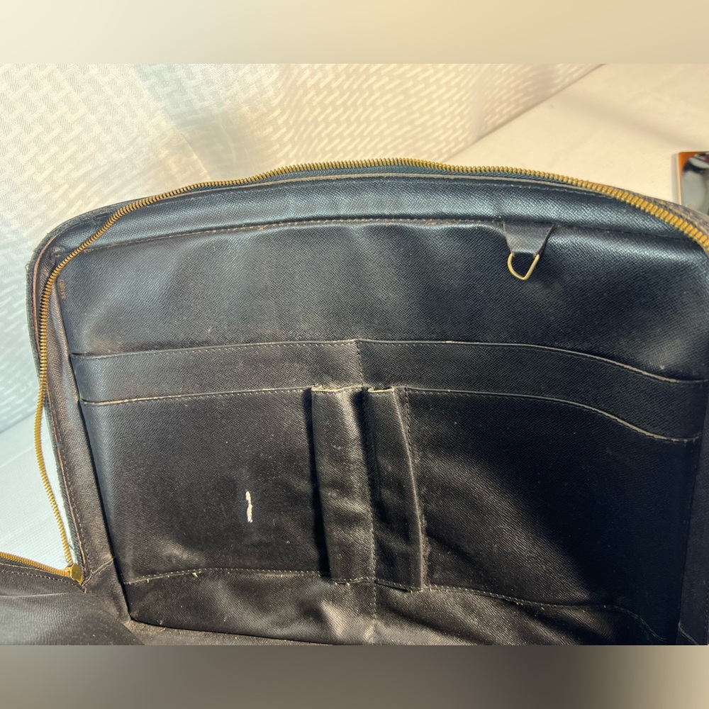 Louis Vuitton Vintage Epi Leather Black Briefcase – Authentic project piece - Picture 9 of 15